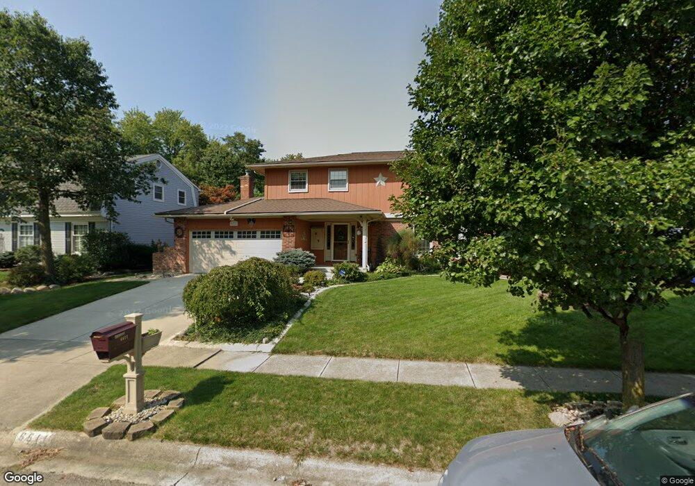 6611 Goldenrod Dr, Columbus, OH 43229 - photo 1