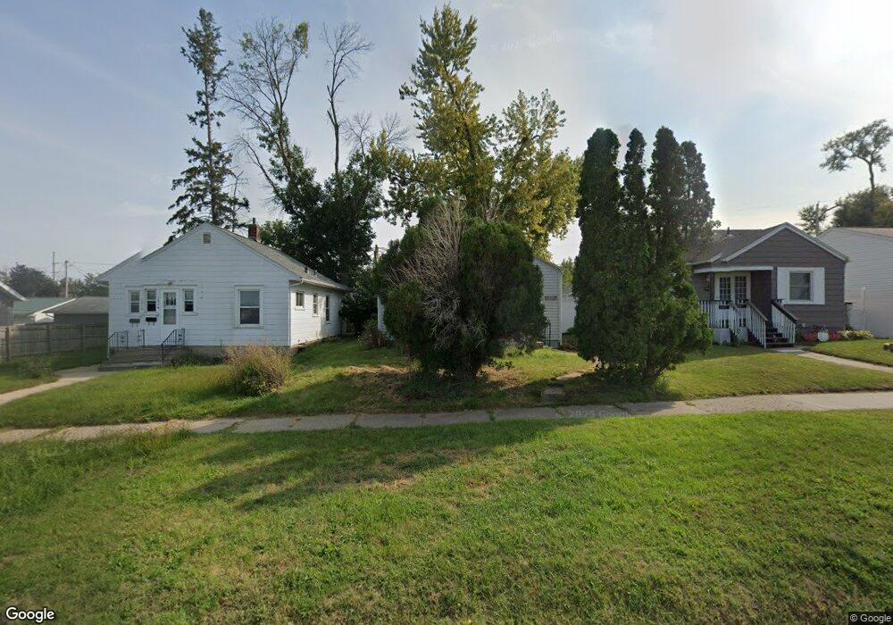 1225 16th Ave SW, Cedar Rapids, IA 52404 - photo 1