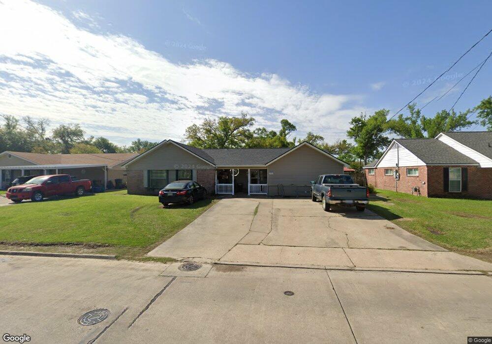 243 W Sale Rd, Lake Charles, LA 70605 - photo 1