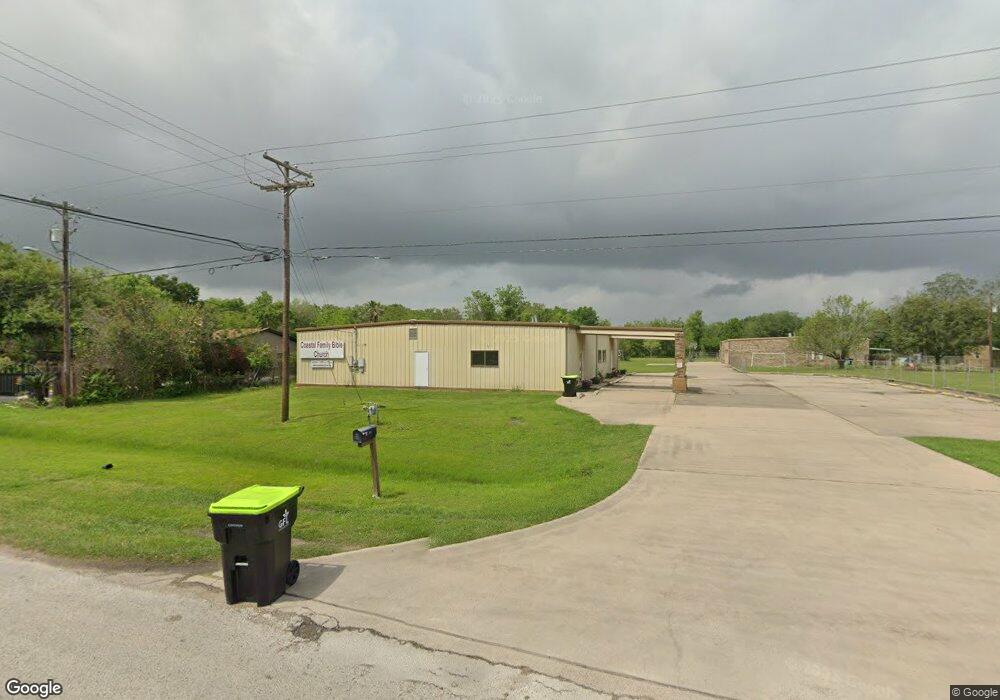 3001 Golden Ave, Bay City, TX 77414 - photo 1