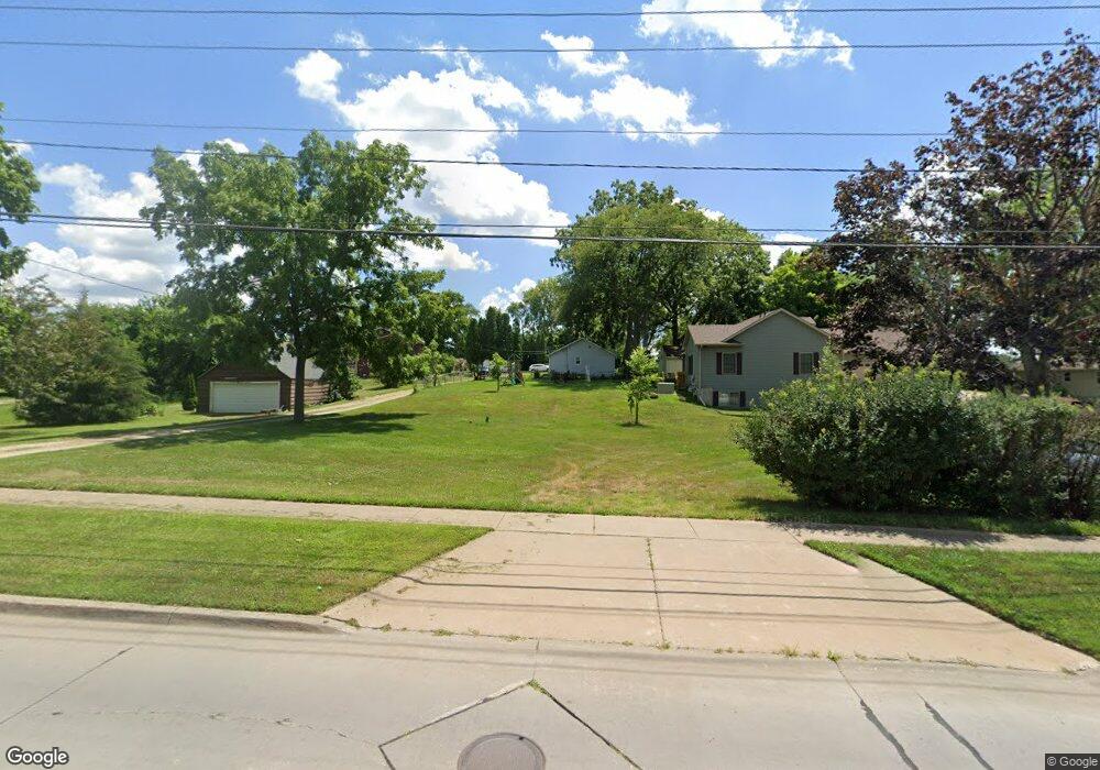 1721 W 53rd St, Davenport, IA 52806 - photo 1