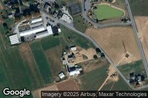 208 Maple Ave, Bird In Hand, PA 17505