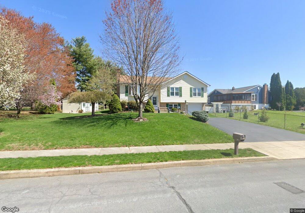 120 Hedgerow Ln, Reading, PA 19606 - photo 1