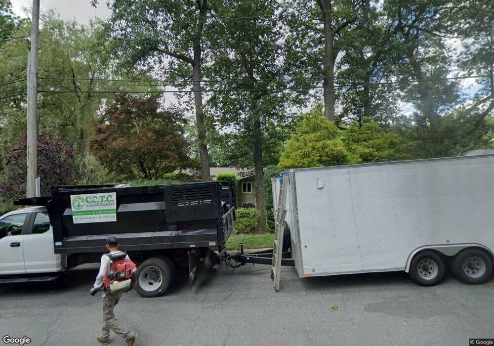 110 Devriese Ct, Tenafly, NJ 07670 - photo 1