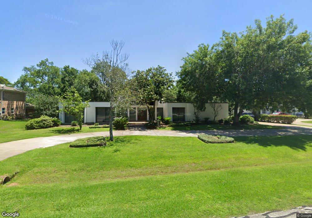 2211 Pine Dr, Friendswood, TX 77546 - photo 1
