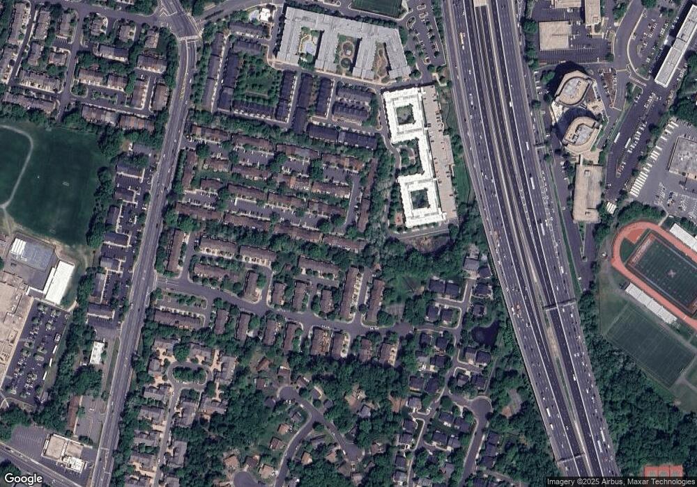 7969 Tyson Oaks Cir, Vienna, VA 22182 - photo 1