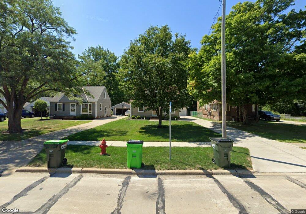 1728 E 300th St, Wickliffe, OH 44092 - photo 1