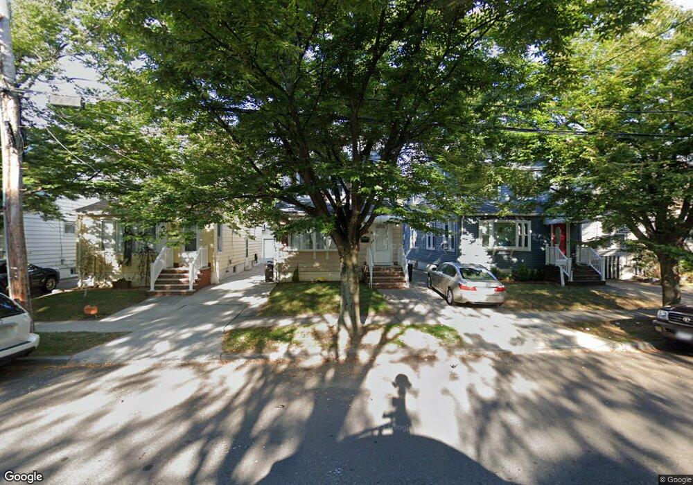 8924 Gettysburg St, Bellerose, NY 11426 - photo 1