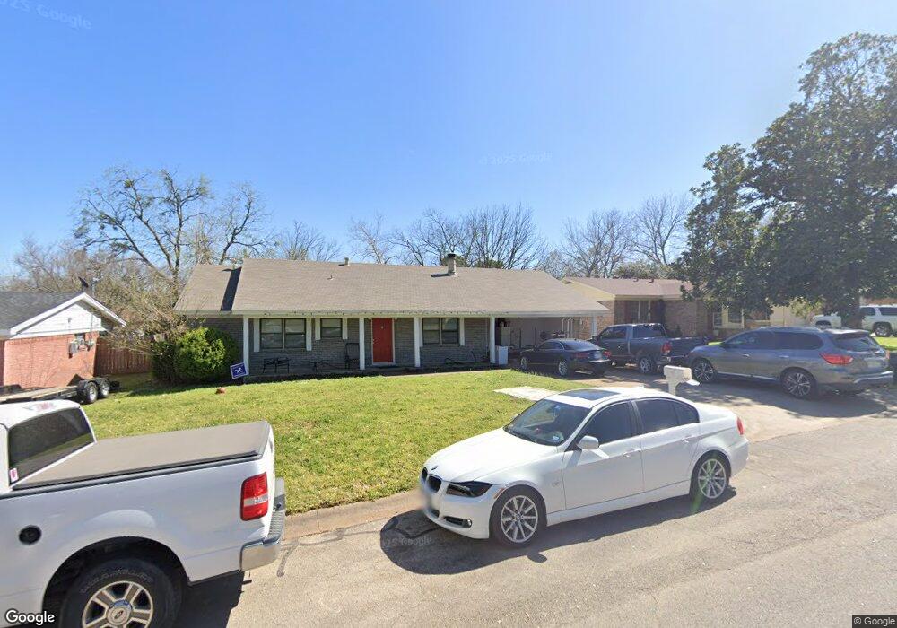1205 Tanglewood Dr, Cleburne, TX 76033 - photo 1