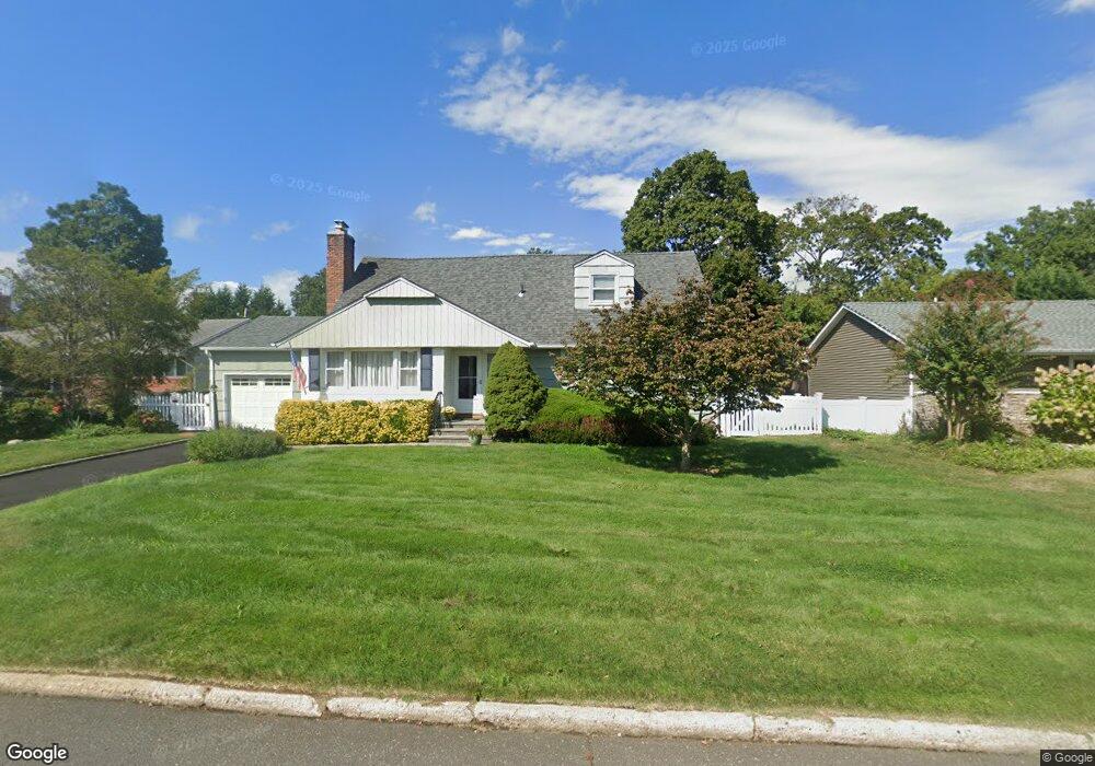 5 Nancy Ct, Glen Cove, NY 11542 - photo 1