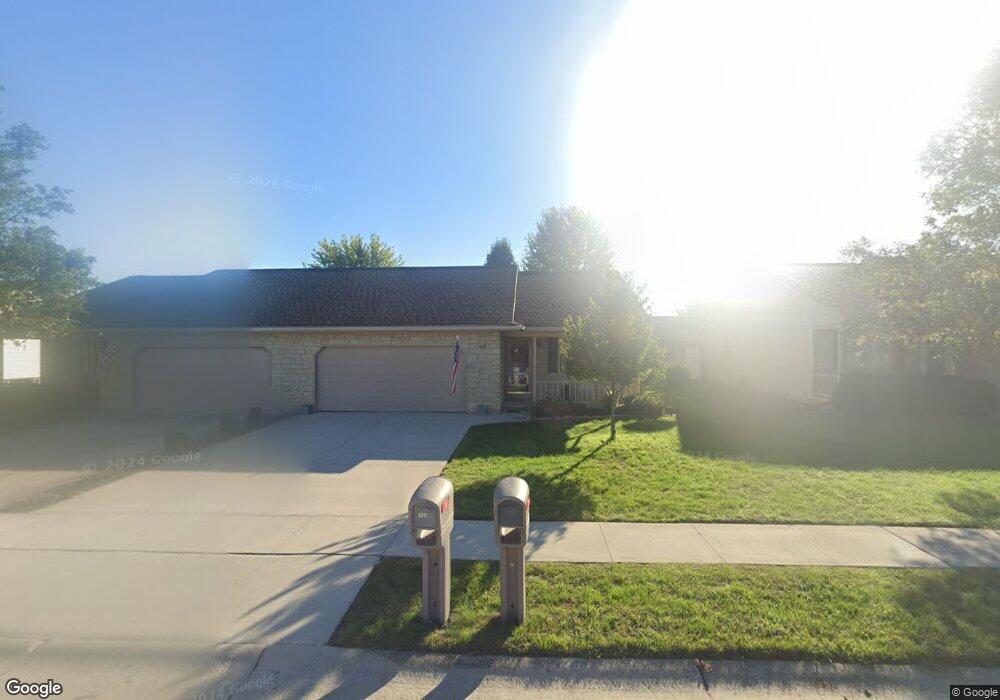 308 Cheyenne Dr, Wapakoneta, OH 45895 - photo 1