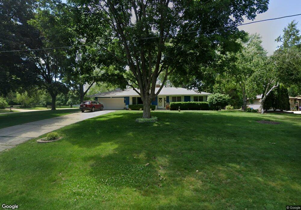 1855 San Fernando Dr, Elm Grove, WI 53122 - photo 1