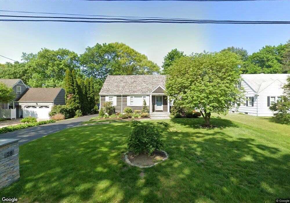 28 Robinwood Rd, Trumbull, CT 06611 - photo 1