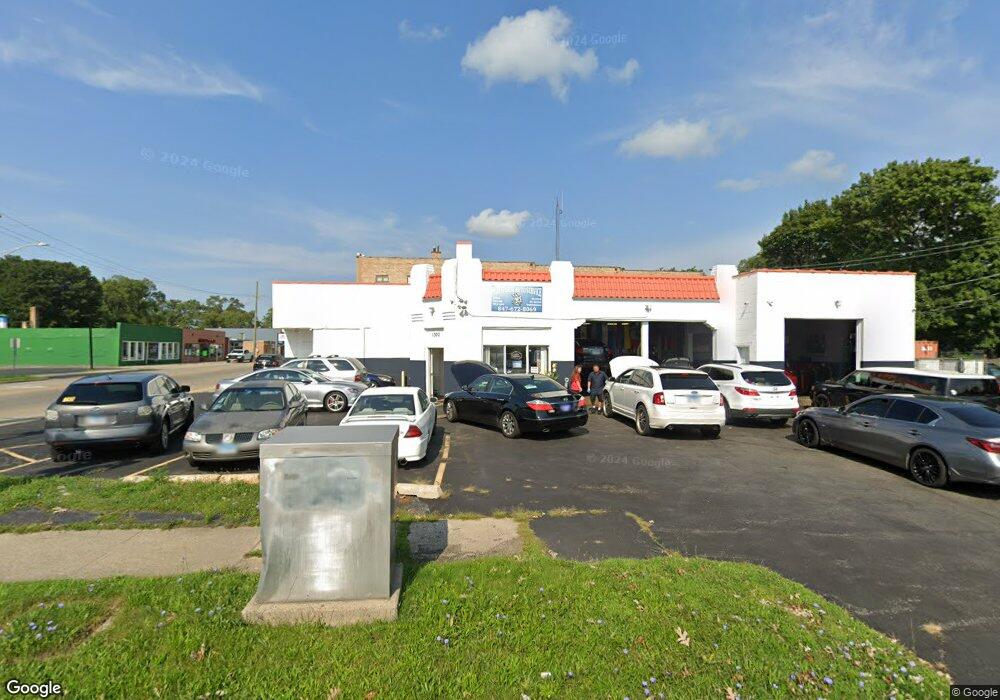 1300 N Jackson St, Waukegan, IL 60085 - photo 1