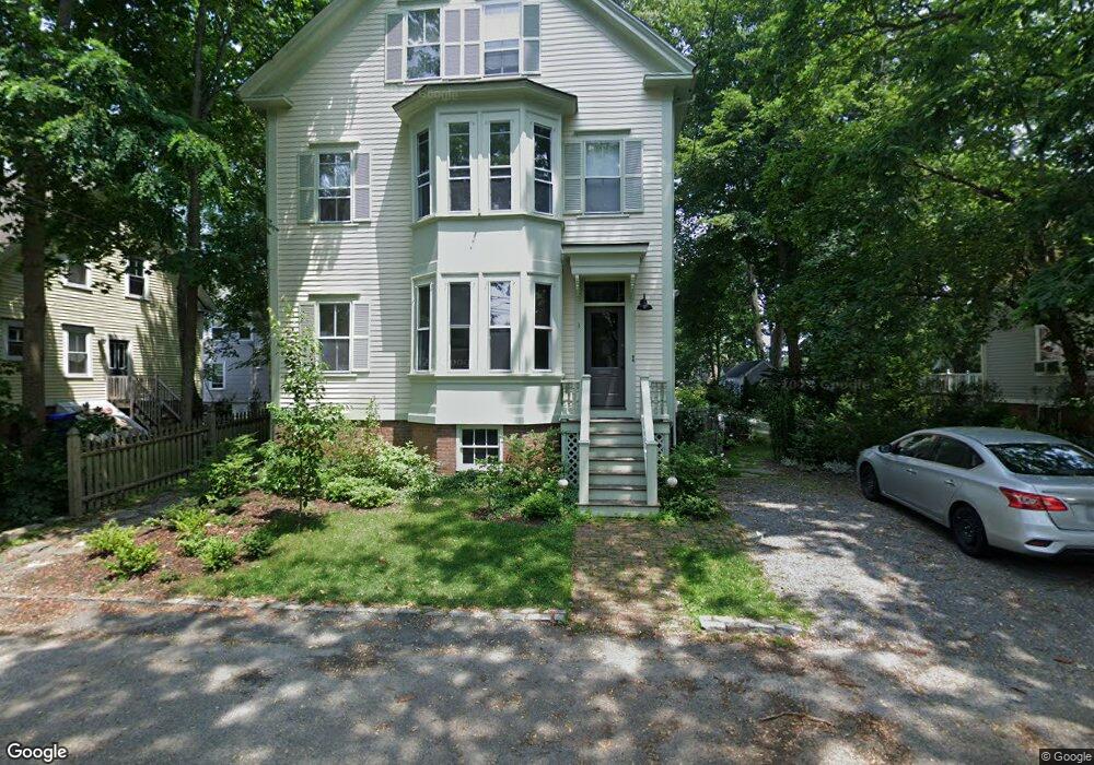 3 Howe St unit 2, Bristol, RI 02809 - photo 1