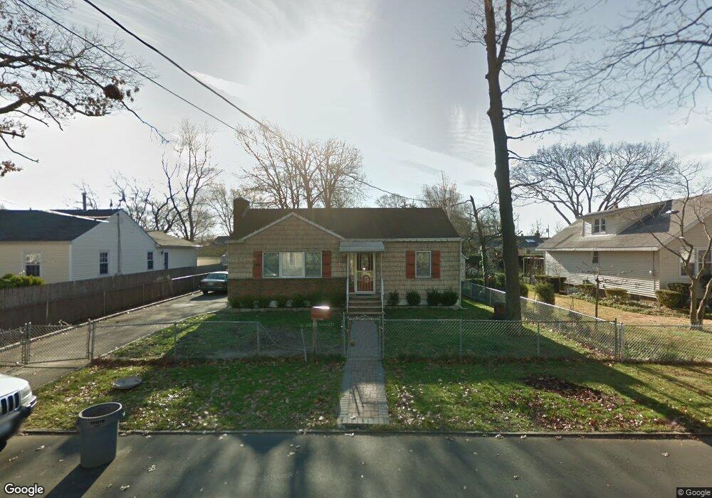 270 Florida Ave, Copiague, NY 11726 - photo 1