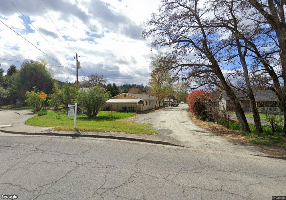 1902 Cloverlawn Dr, Grants Pass, OR 97527 - photo 1