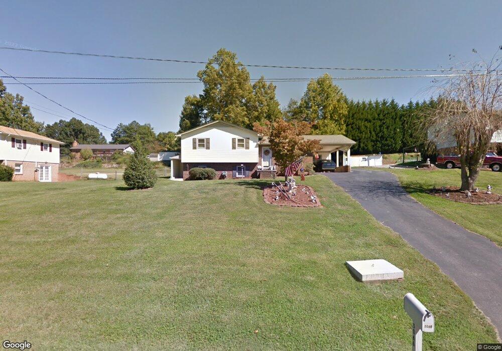 5046 W Piedmont Cir, Conover, NC 28613 - photo 1