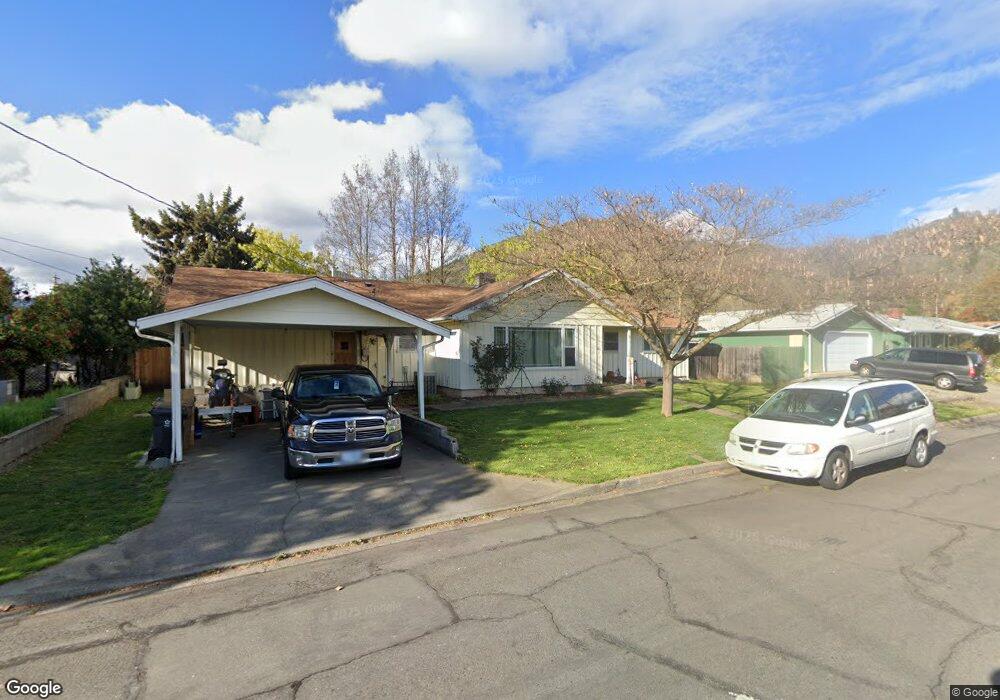 1224 NE Grable Dr, Grants Pass, OR 97526 - photo 1