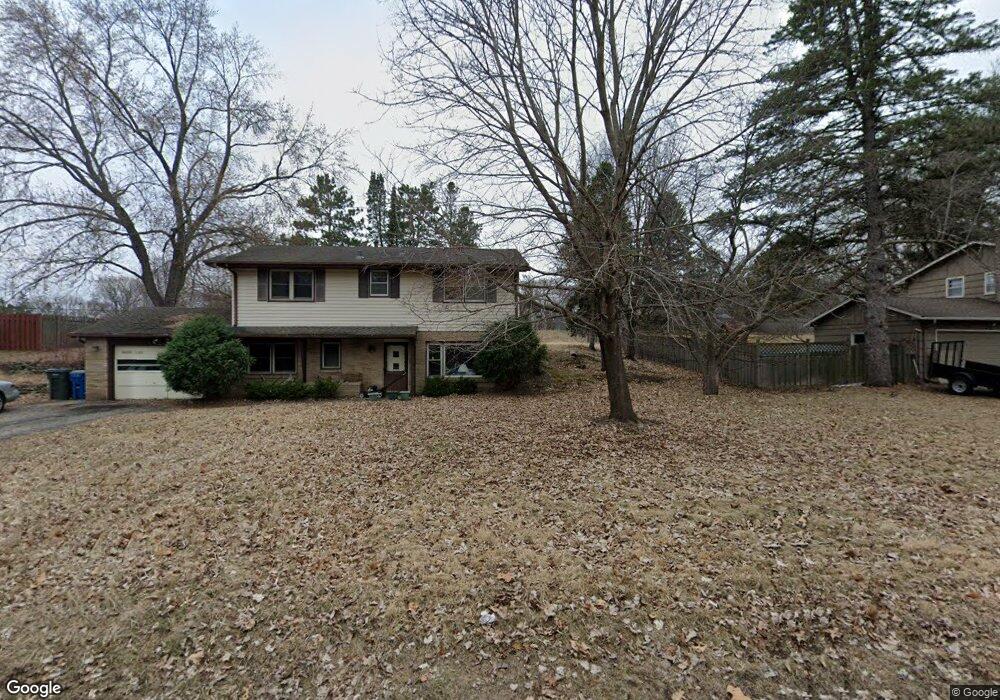 5038 Woodridge Rd, Minnetonka, MN 55345 - photo 1