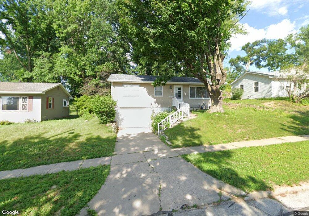 1407 36th St SE, Cedar Rapids, IA 52403 - photo 1