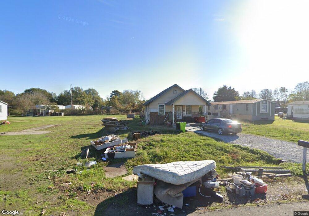 1813 S Wood St, Stuttgart, AR 72160 - photo 1