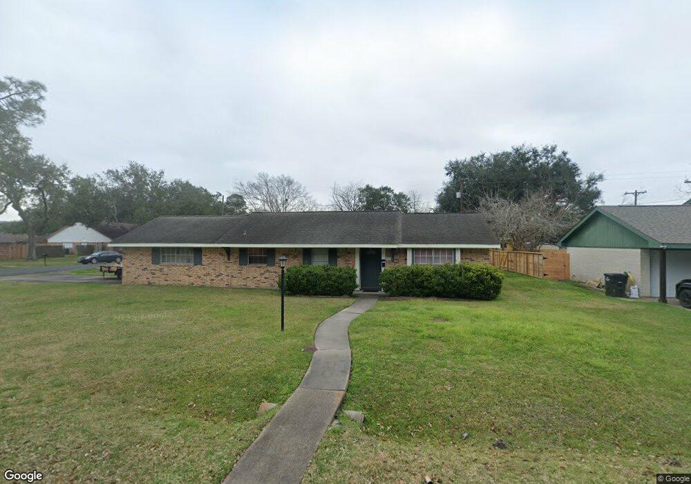 1501 Alta Vista Dr, Alvin, TX 77511 - photo 1