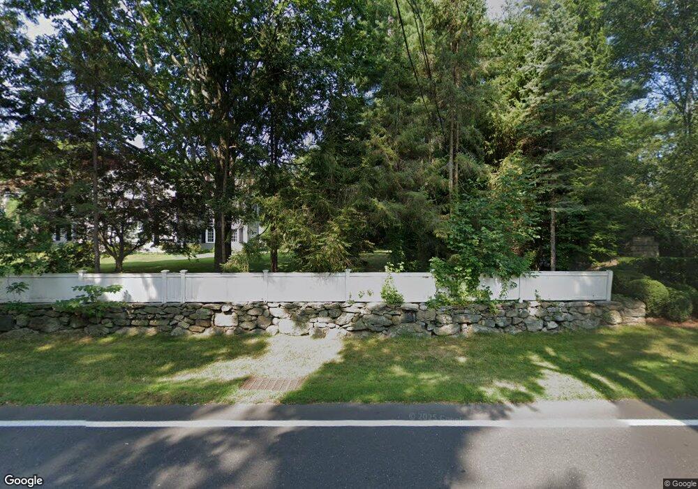 368 Round Hill Rd, Greenwich, CT 06831 - photo 1