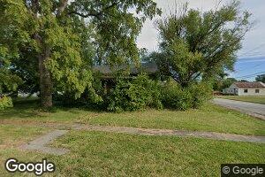 103 W Rowe St, Roodhouse, IL 62082