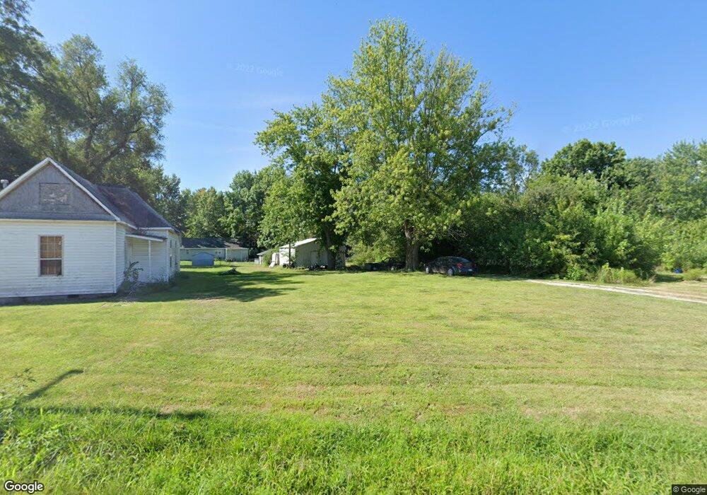 824 N Sturgeon St, Moberly, MO 65270 - photo 1