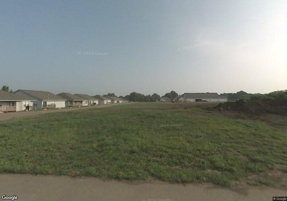 5510 SW Ojai St, Topeka, KS 66614 - photo 1