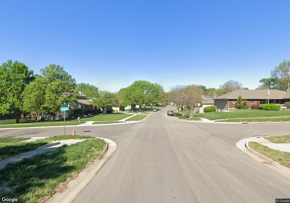 #12 SW 27th St, Topeka, KS 66614 - photo 1