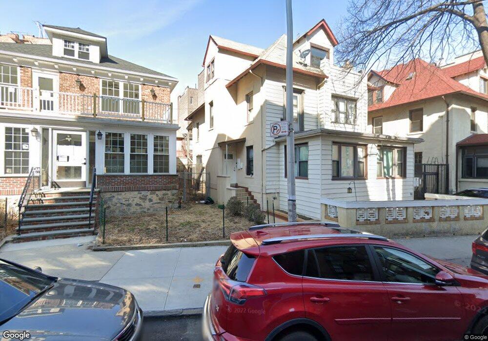 2735 Claflin Ave, Bronx, NY 10468 - photo 1