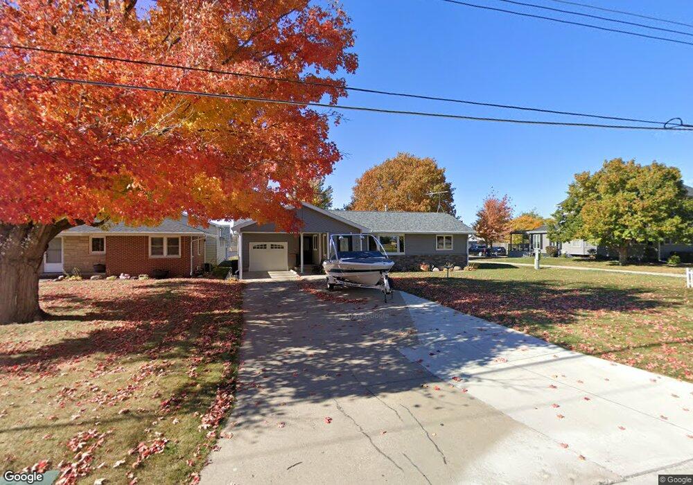 1705 1st St N, Newton, IA 50208 - photo 1