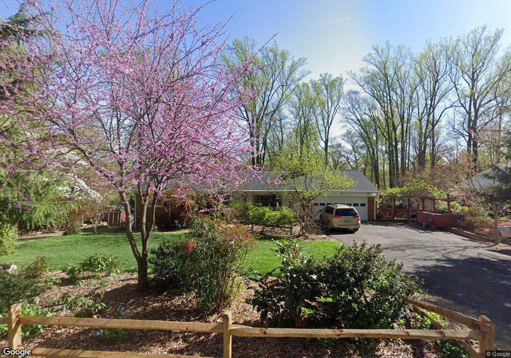 6437 Lily Dhu Ln, Falls Church, VA 22044 - photo 1