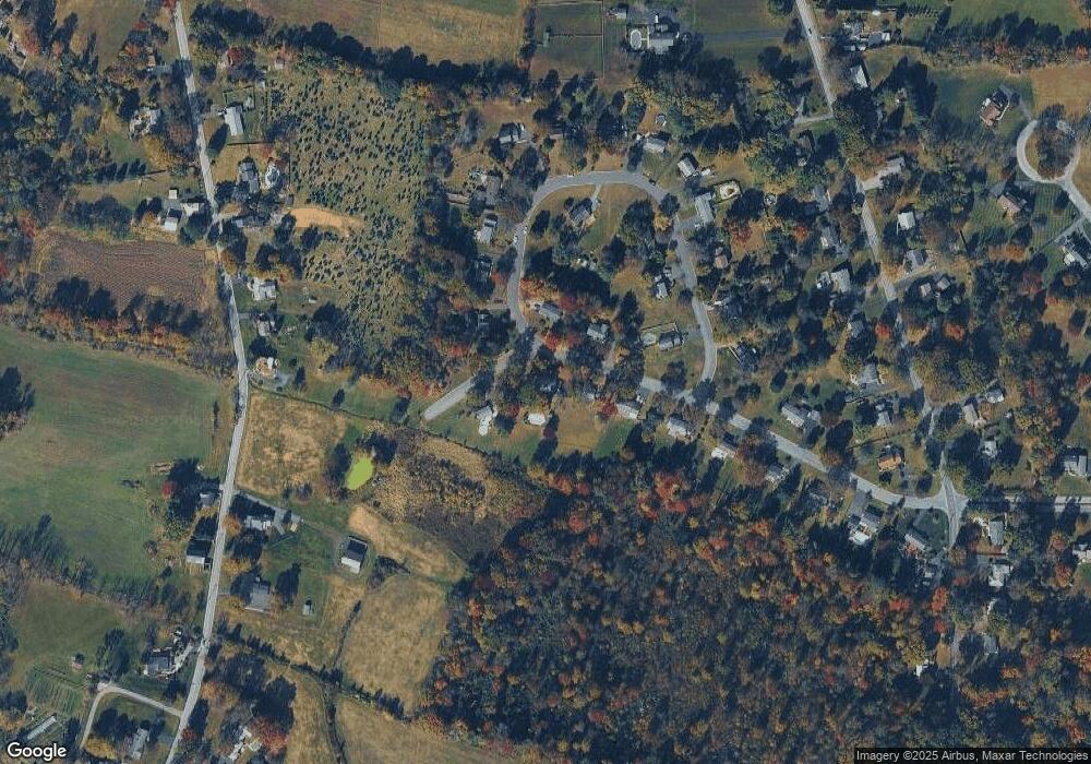 834 Hunters Run Rd, Pottstown, PA 19465 - photo 1