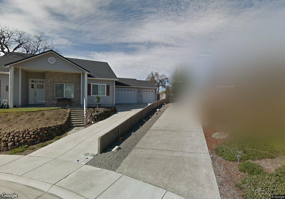 536 Ridgeway Ave, Central Point, OR 97502 - photo 1