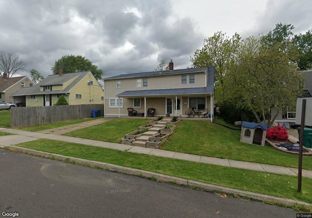 34 Azalea Ln, Levittown, PA 19055 - photo 1