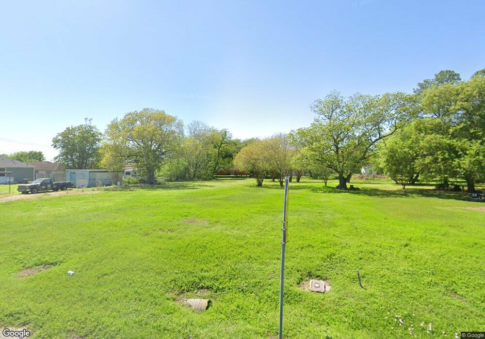 3304 Robinson Ave, Bay City, TX 77414 - photo 1