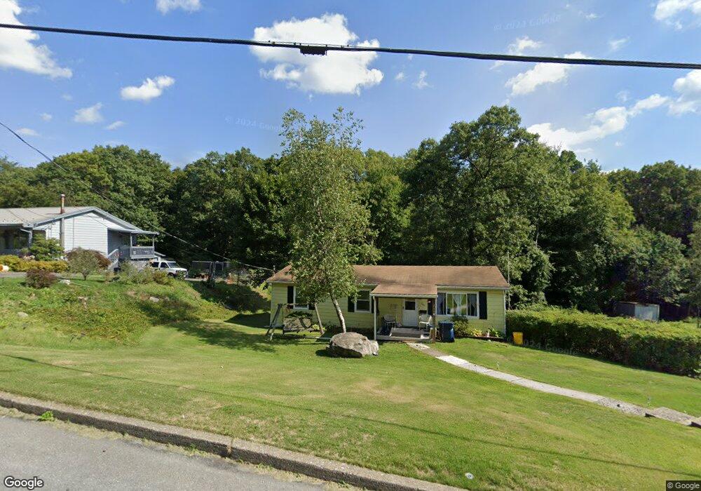 269 Constitution Ave, Wind Gap, PA 18091 - photo 1