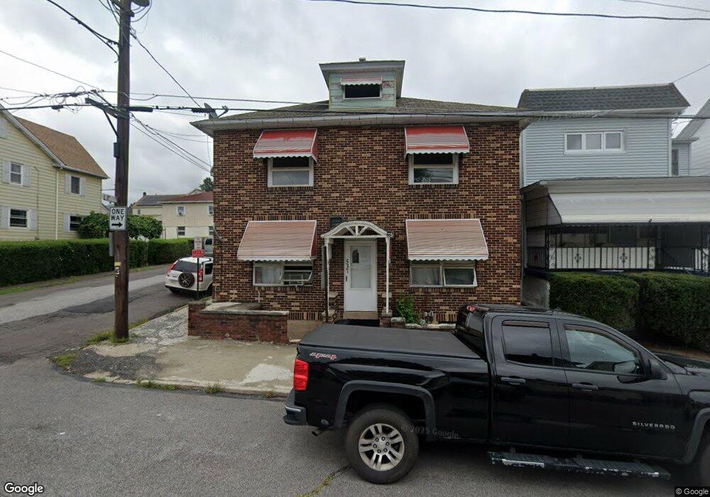 537 Garfield St, Hazleton, PA 18201 - photo 1