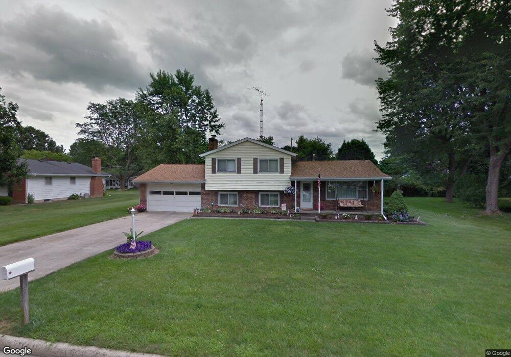 1120 Lavina Ave, Bucyrus, OH 44820 - photo 1