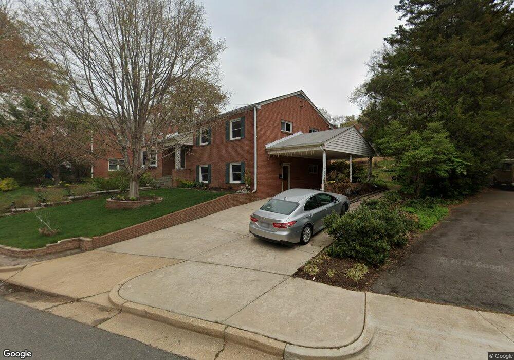 609 E Taylor Run Pkwy, Alexandria, VA 22314 - photo 1