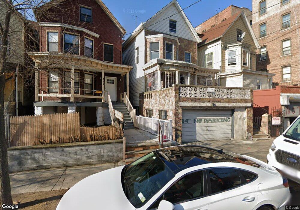 310 E 198th St, Bronx, NY 10458 - photo 1