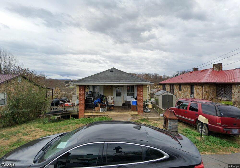 206 Young St, Johnson City, TN 37601 - photo 1