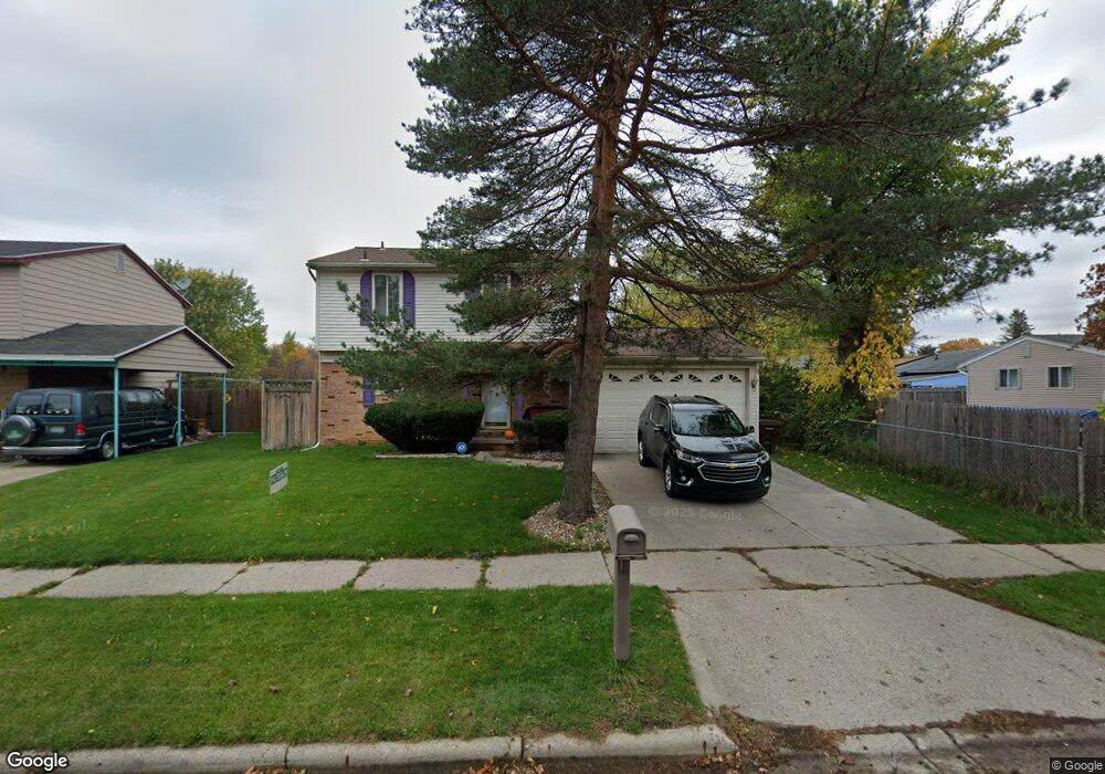 4044 Glenburne Blvd, Lansing, MI 48911 - photo 1