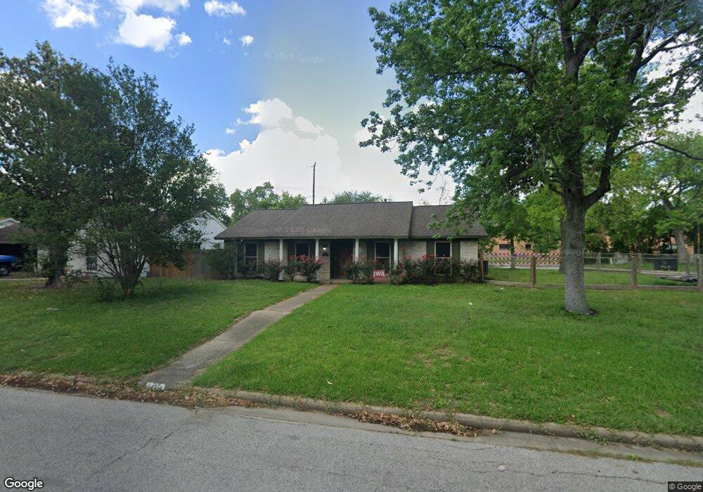 223 Weatherly Way, Houston, TX 77022 - photo 1