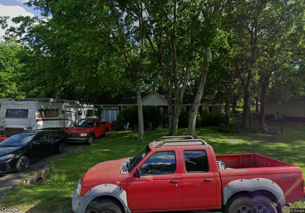 2011 Cobb Dr, Columbia, TN 38401 - photo 1