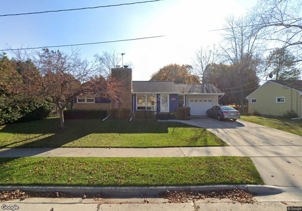 1609 30th St, Two Rivers, WI 54241 - photo 1