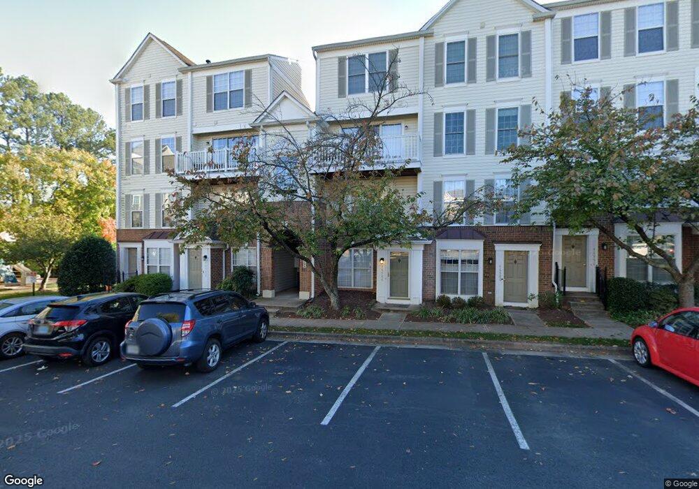 46982 Courtyard Square, Sterling, VA 20164 - photo 1